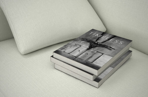TIMELESS BLACK AND WHITE PHOTO BOOK LAETITIA MODEL BOUFFARD ROUPE